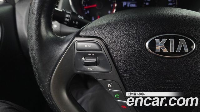 Kia K3 2015 — photo 17
