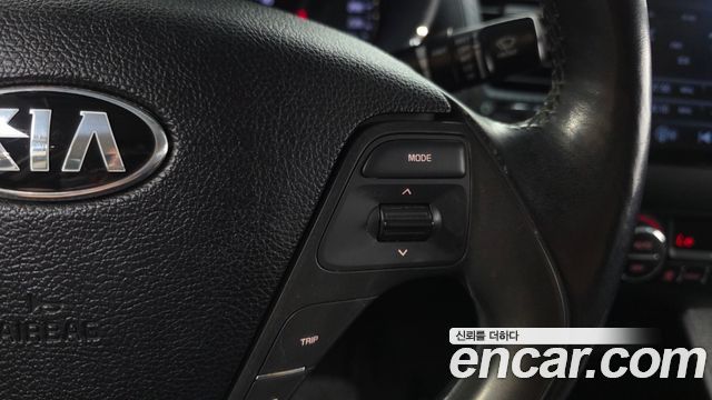 Kia K3 2015 — photo 18
