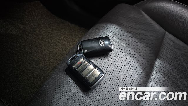 Kia K7 2016 — photo 17