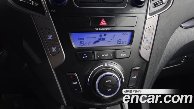 Hyundai Santafe 2015 — photo 31