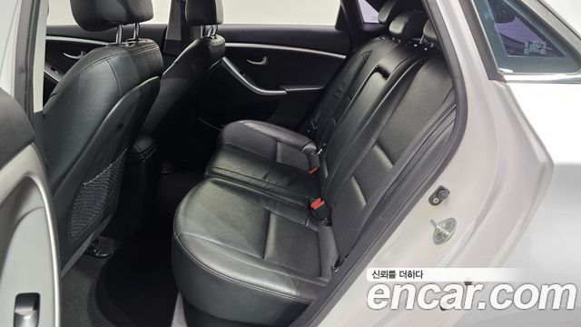 Hyundai i30 2014 — photo 11