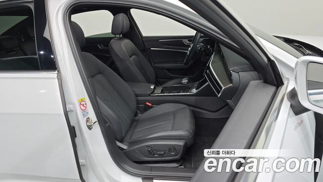 Audi A6 2022 — photo 16
