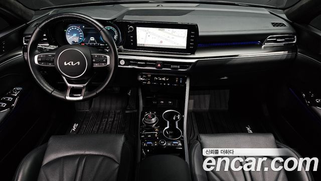 Kia K5 2023 — photo 10