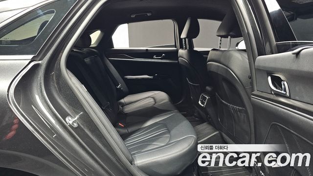 Kia K5 2023 — photo 17
