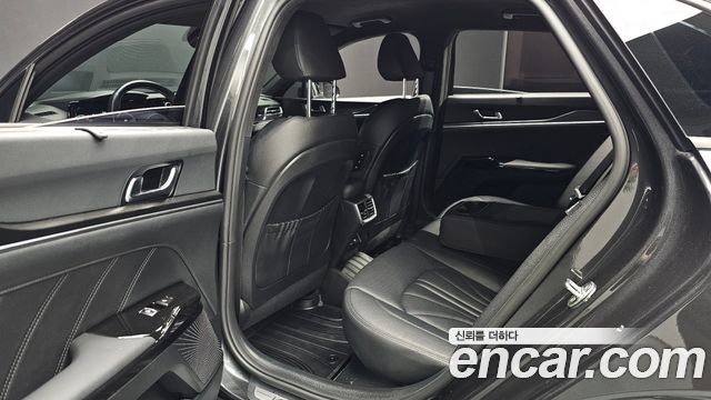 Kia K5 2023 — photo 18