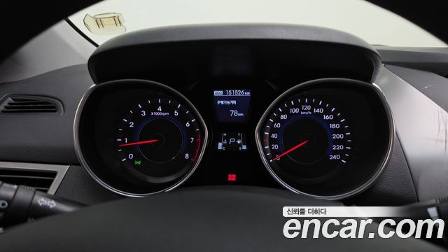 Hyundai AVANTE 2013 — photo 11