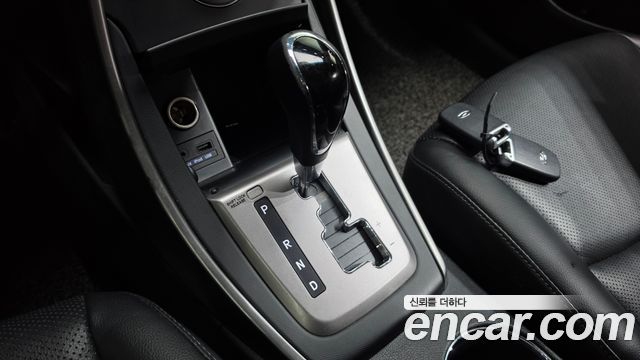 Hyundai AVANTE 2013 — photo 12