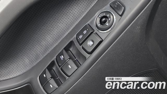 Hyundai AVANTE 2013 — photo 17