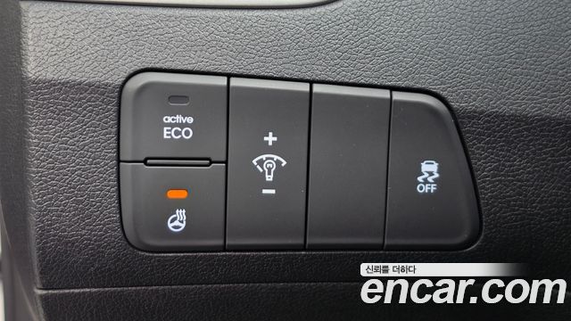 Hyundai AVANTE 2013 — photo 18