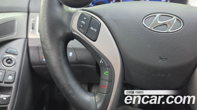 Hyundai AVANTE 2013 — photo 20