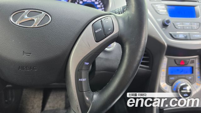 Hyundai AVANTE 2013 — photo 21
