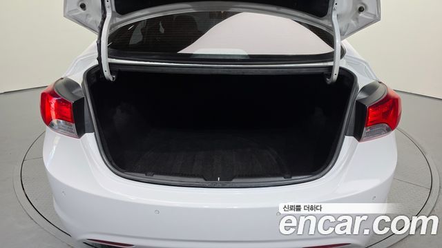 Hyundai AVANTE 2013 — photo 32