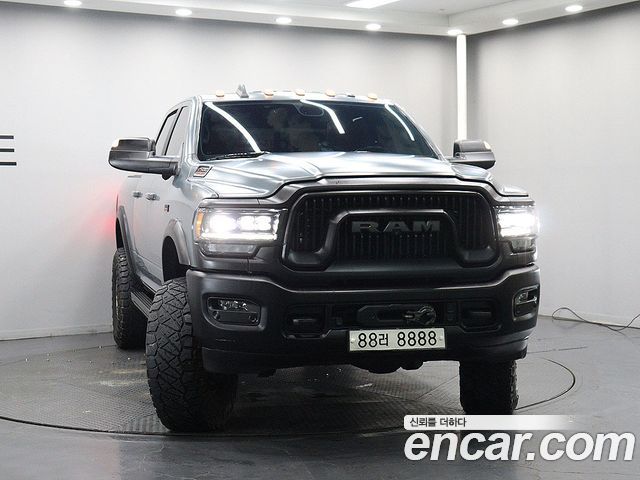 Dodge Ram Pick Up 2021 — photo 2