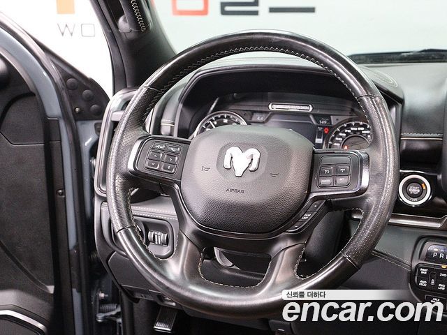 Dodge Ram Pick Up 2021 — photo 15