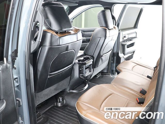 Dodge Ram Pick Up 2021 — photo 16