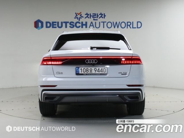 Audi Q8 2023 — photo 4