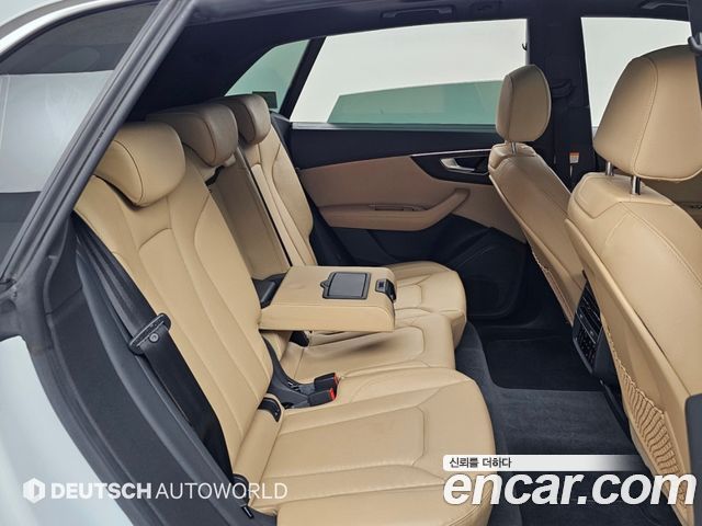 Audi Q8 2023 — photo 12