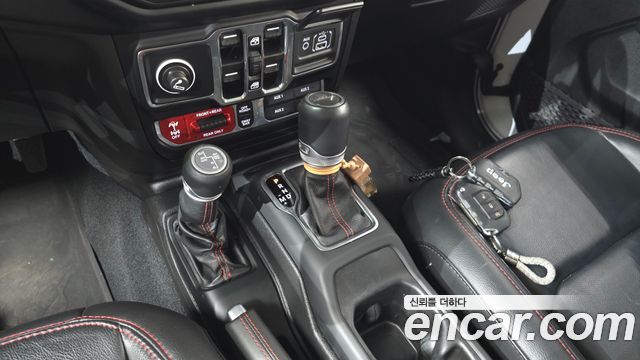 Jeep Gladiator 2022 — photo 9