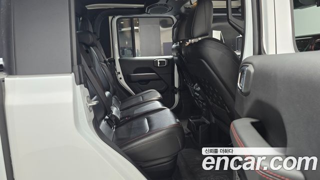 Jeep Gladiator 2022 — photo 11
