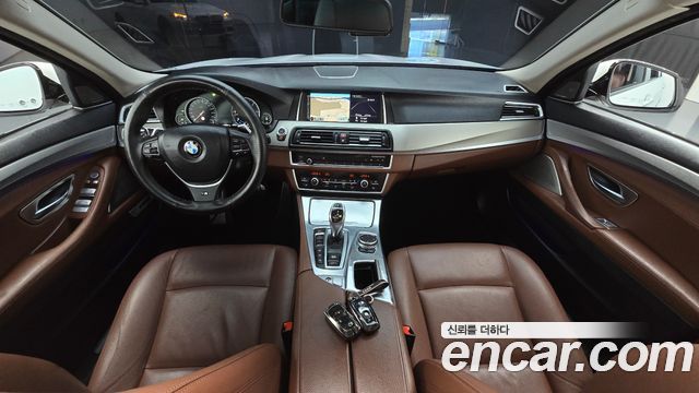 BMW 5-Series 2015 — photo 10
