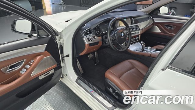 BMW 5-Series 2015 — photo 13