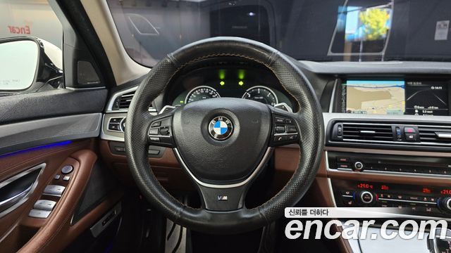 BMW 5-Series 2015 — photo 18