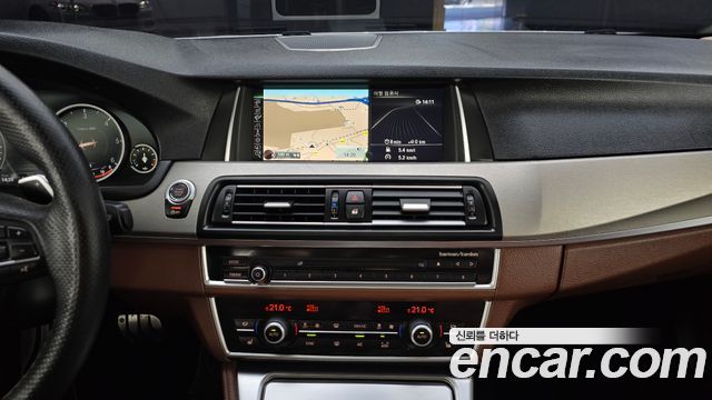 BMW 5-Series 2015 — photo 19