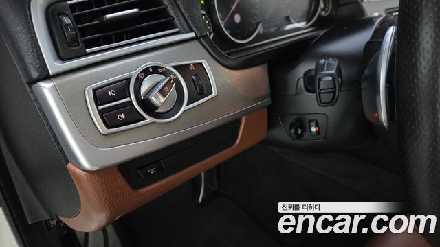 BMW 5-Series 2015 — photo 22
