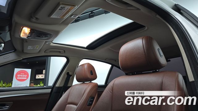 BMW 5-Series 2015 — photo 25