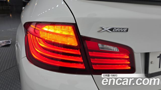 BMW 5-Series 2015 — photo 9