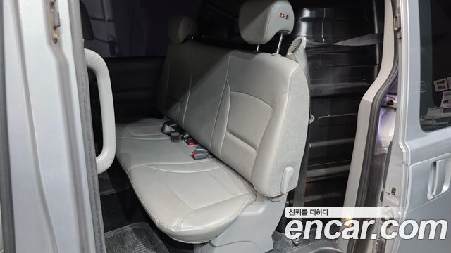 Hyundai Starex 2016 — photo 11