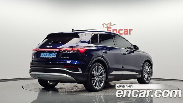 Audi Q4 e-tron 2025 — photo 2