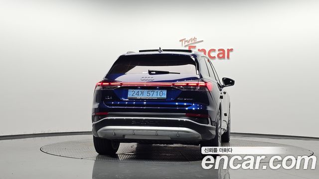 Audi Q4 e-tron 2025 — photo 4