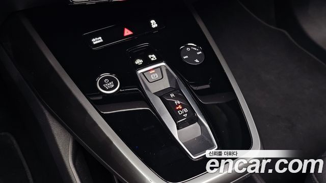 Audi Q4 e-tron 2025 — photo 12