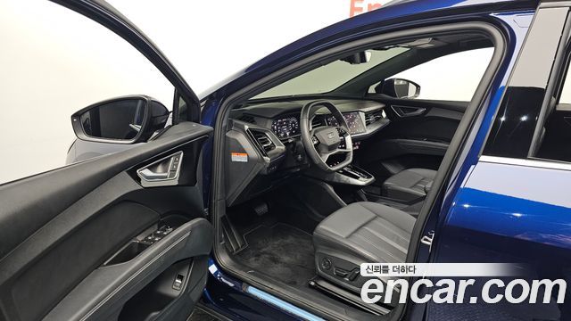 Audi Q4 e-tron 2025 — photo 13