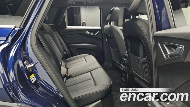 Audi Q4 e-tron 2025 — photo 17