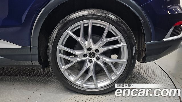 Audi Q4 e-tron 2025 — photo 7