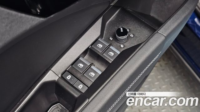Audi Q4 e-tron 2025 — photo 32