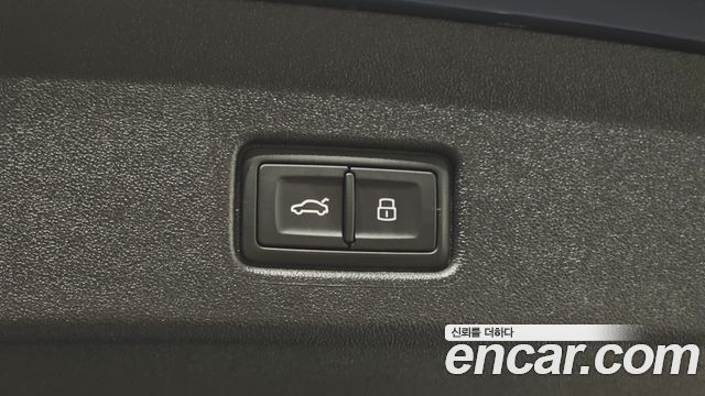 Audi Q4 e-tron 2025 — photo 36