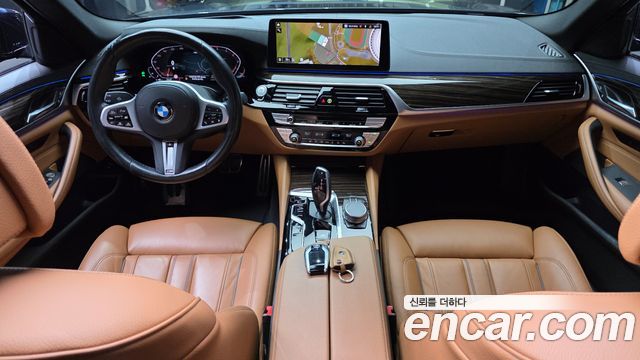 BMW 5-Series 2021 — photo 10