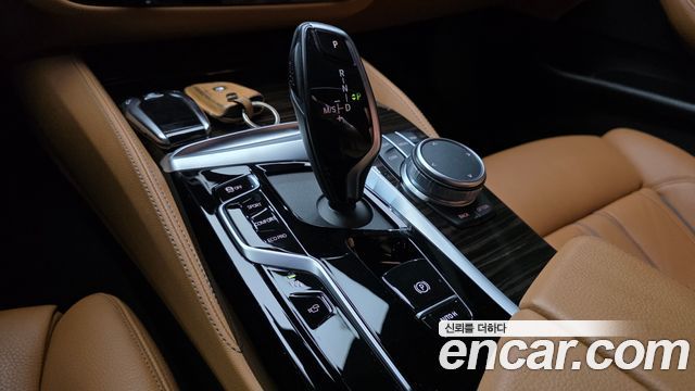 BMW 5-Series 2021 — photo 12