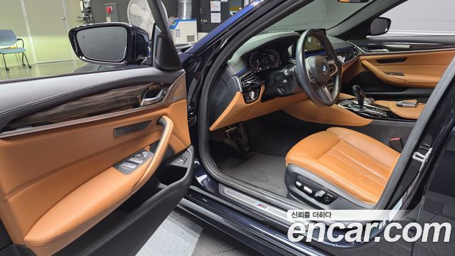 BMW 5-Series 2021 — photo 13