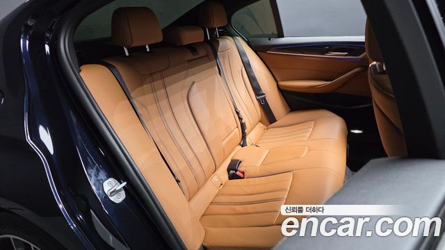 BMW 5-Series 2021 — photo 18
