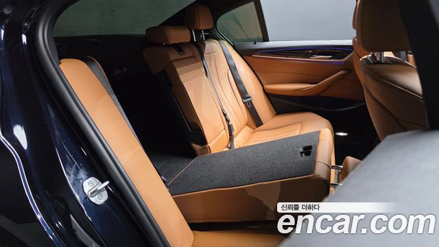 BMW 5-Series 2021 — photo 19