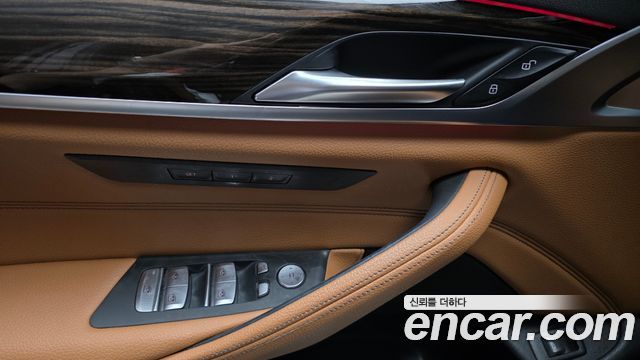 BMW 5-Series 2021 — photo 26