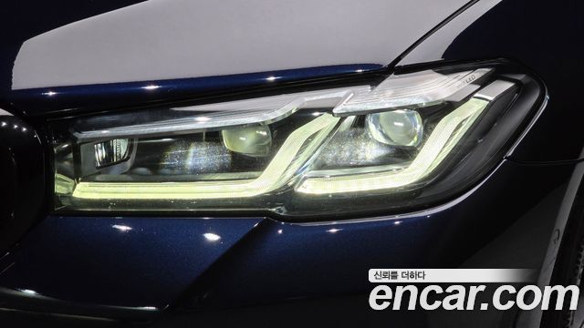 BMW 5-Series 2021 — photo 8