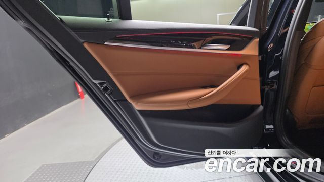 BMW 5-Series 2021 — photo 15