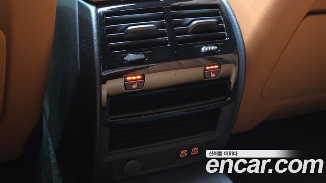 BMW 5-Series 2021 — photo 30