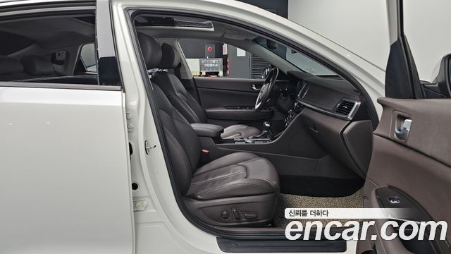 Kia K5 2019 — photo 17