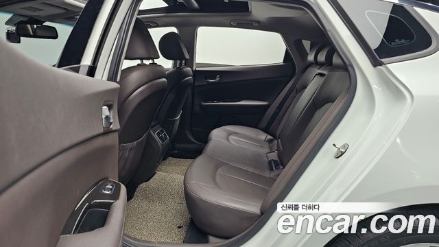 Kia K5 2019 — photo 18